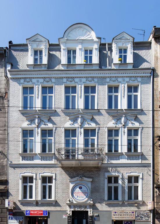 Budova, v ktorej sa apartmán nachádza