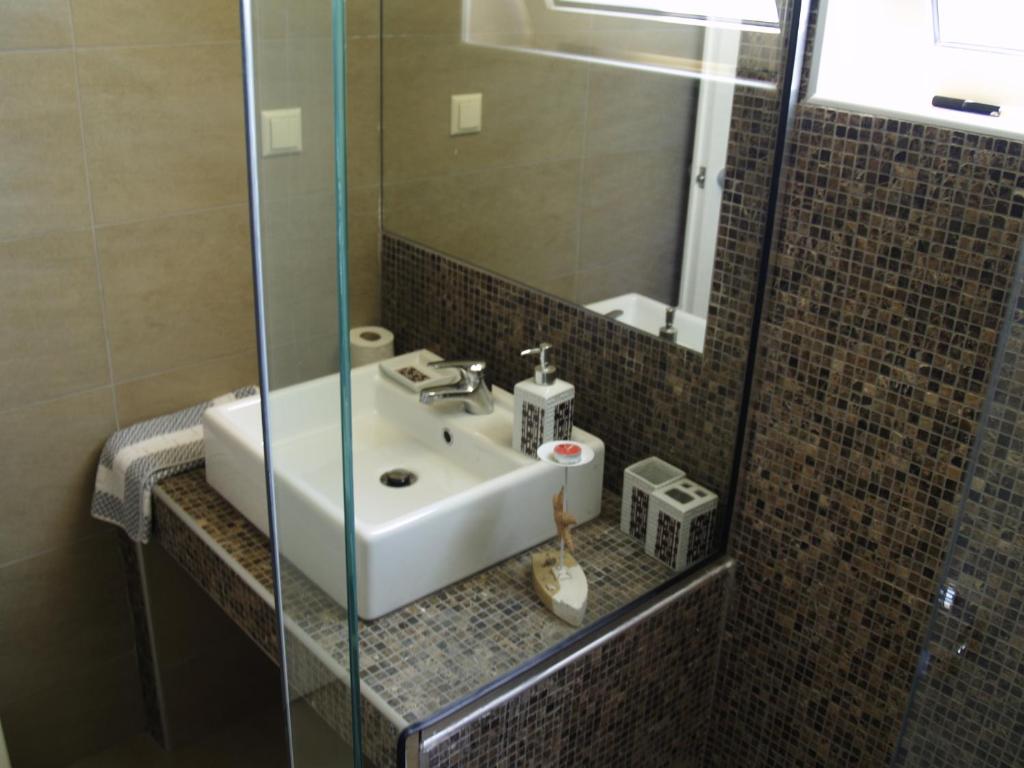 Kavos Hotel & Suites - 3