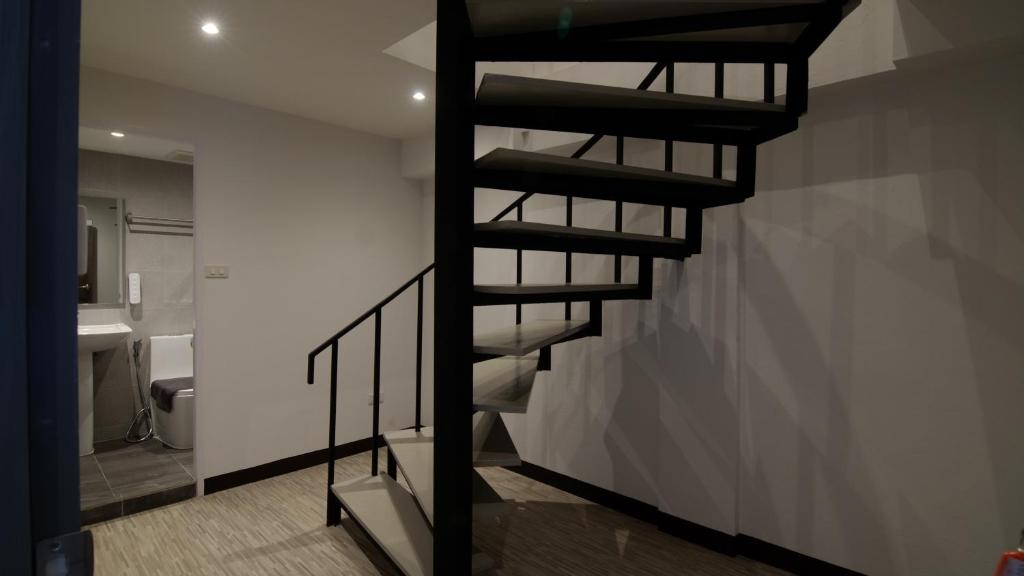 Sleep with Me Bangkok - BTS Phra Khanong - Resim 36