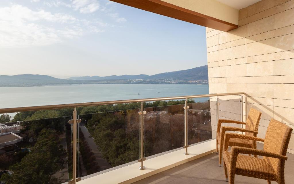 Metropol Grand Hotel Gelendzhik - Deluxe Double Room With Balcony And Sea View