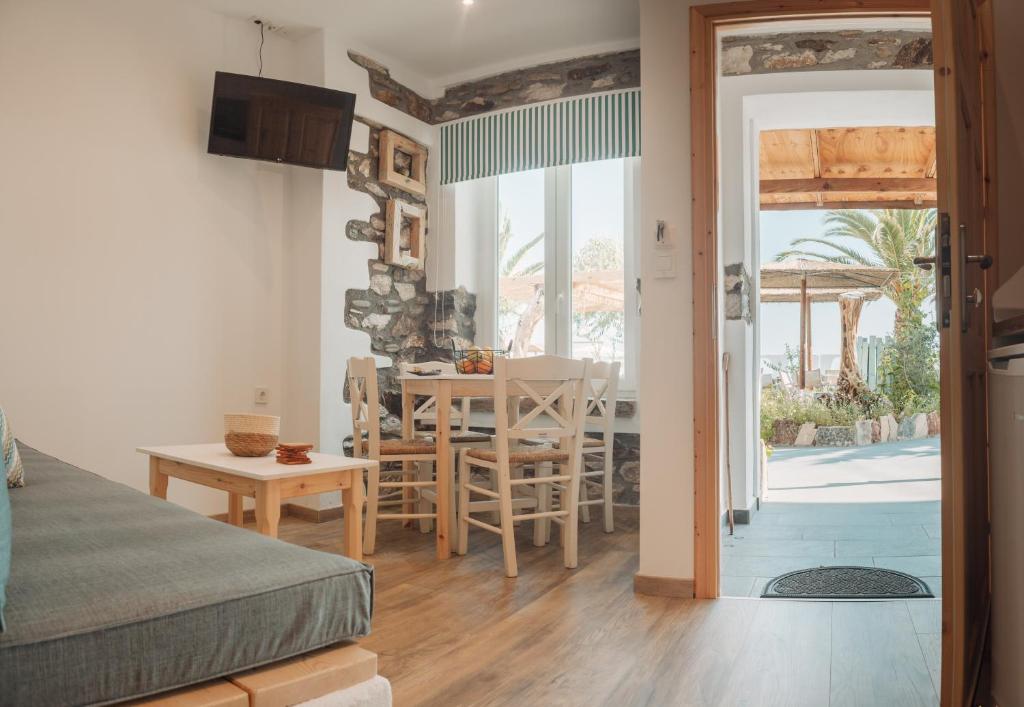 Posezení v ubytování Votsalo Cozy Apartments