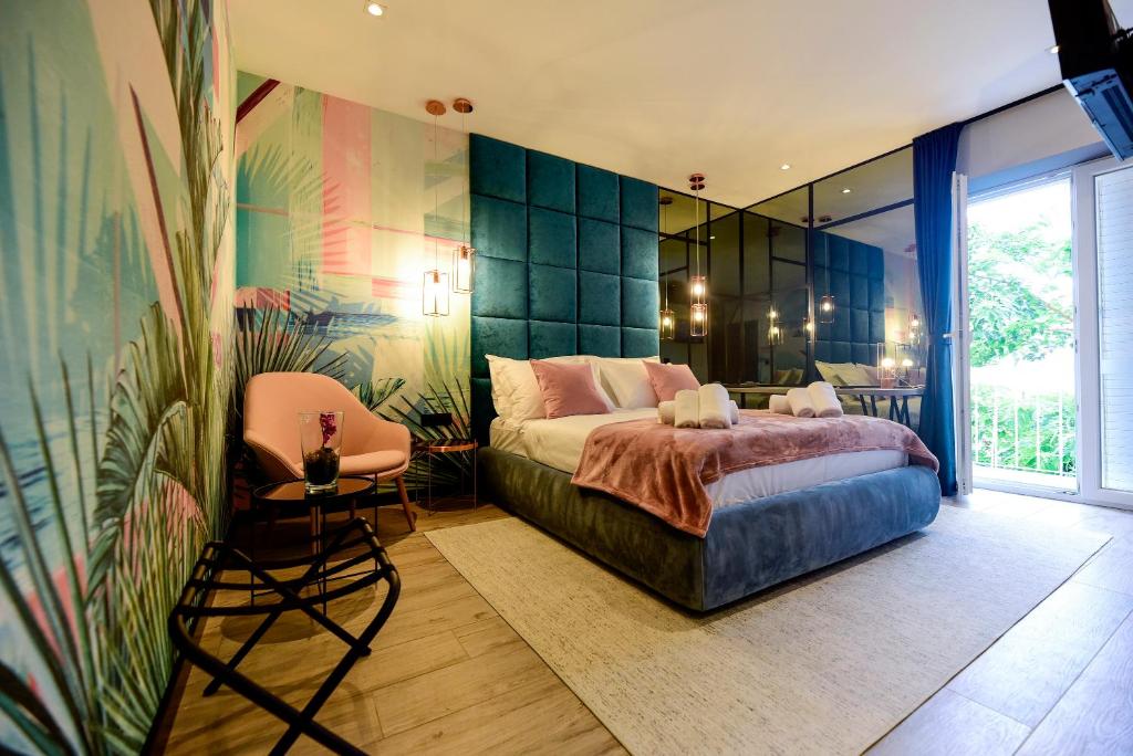 The Lion Rooms - Double Room With Balcony