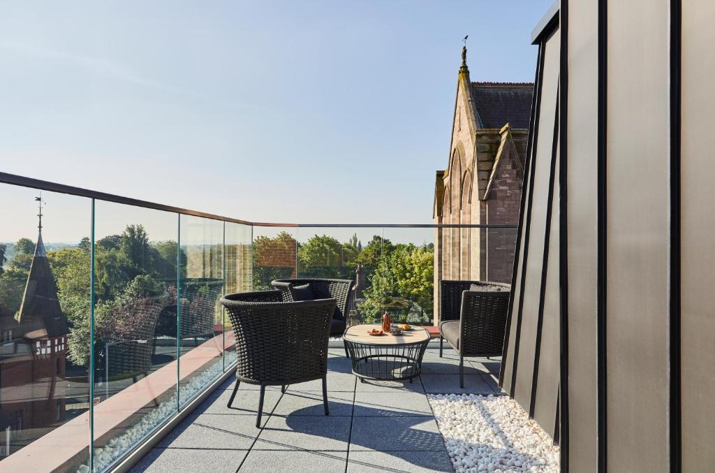 Balkón nebo terasa v ubytování Hotel Indigo - Chester by IHG