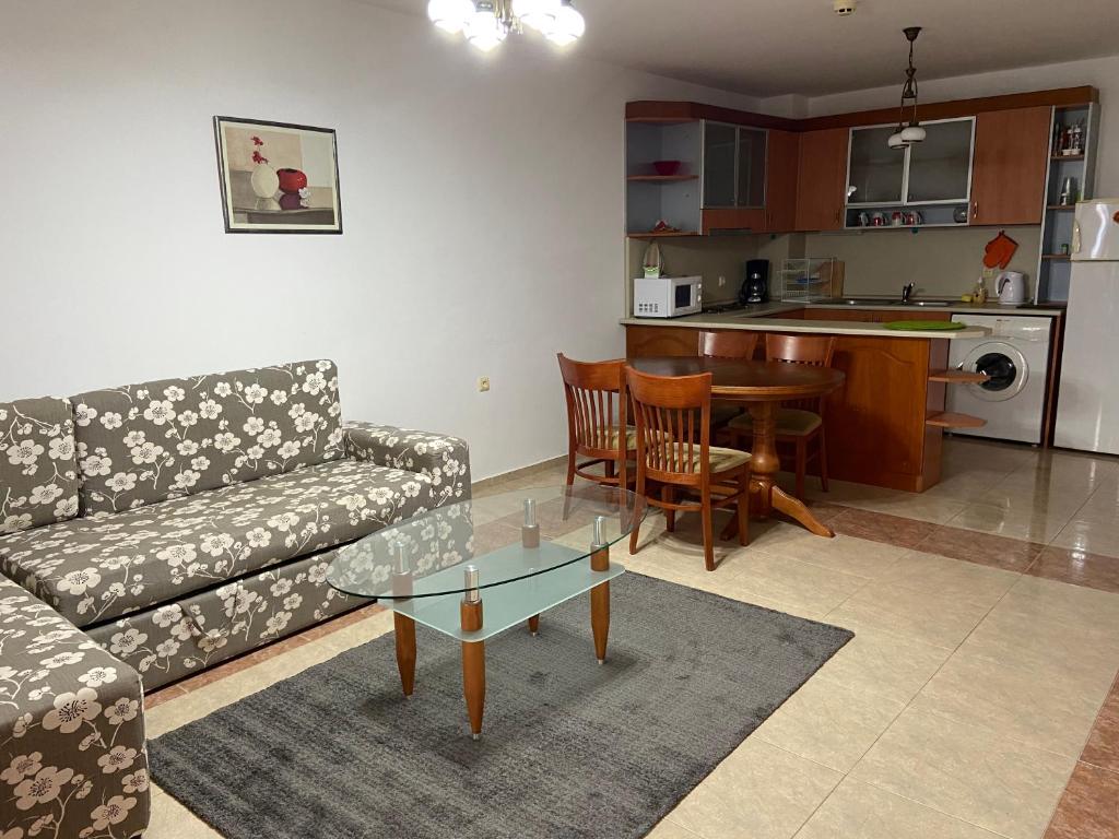 Apartment in Kambani Bells I