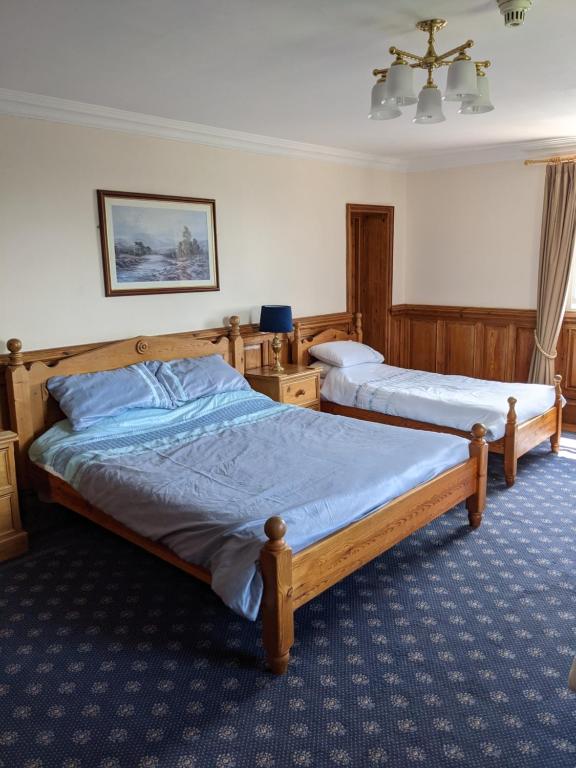 The Londesborough Arms bar with en-suite rooms - Family Room - Second Floor