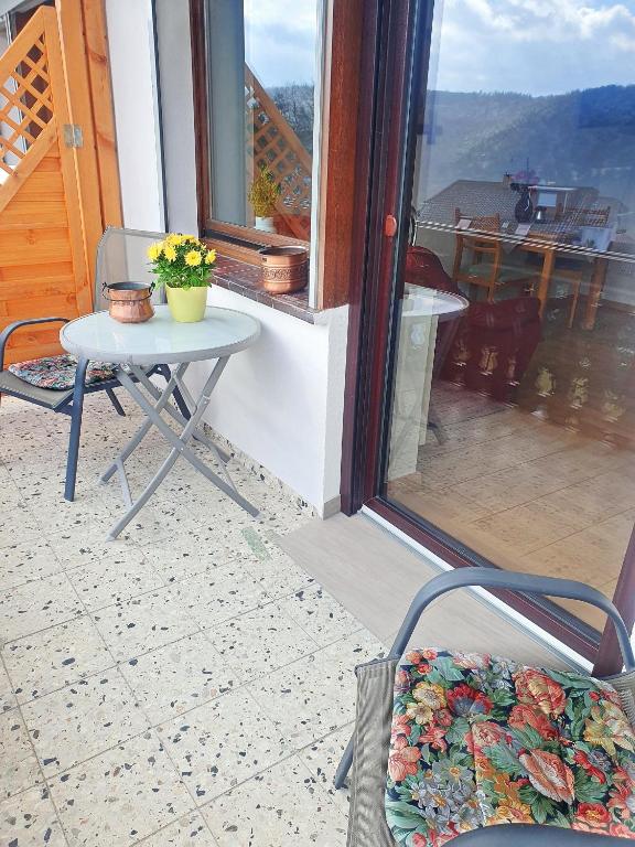 Nespecifikovaný výhled na hory nebo výhled na hory při pohledu z apartmánu