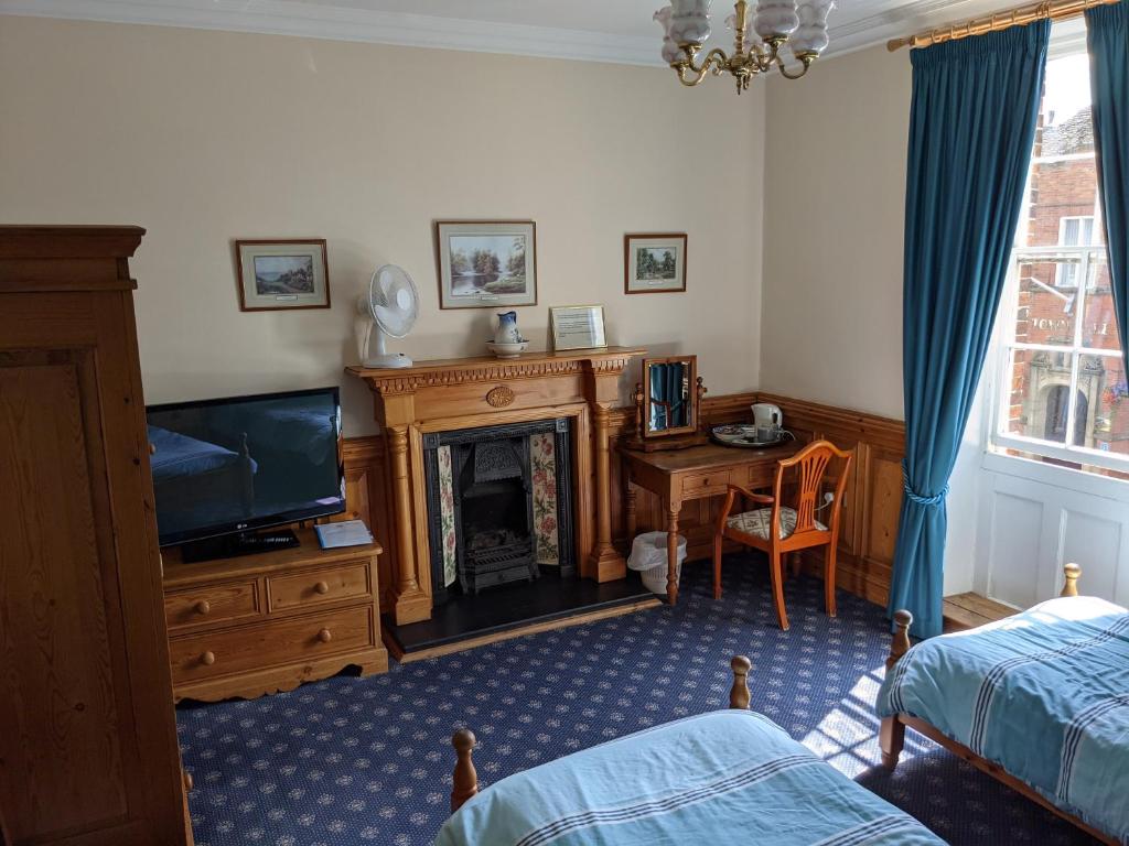 The Londesborough Arms bar with en-suite rooms - Standard Twin Room - Upper Floor