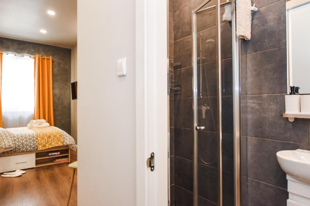 Koupelna v ubytování Cosy Albert's Seaside Suites (Sliema)