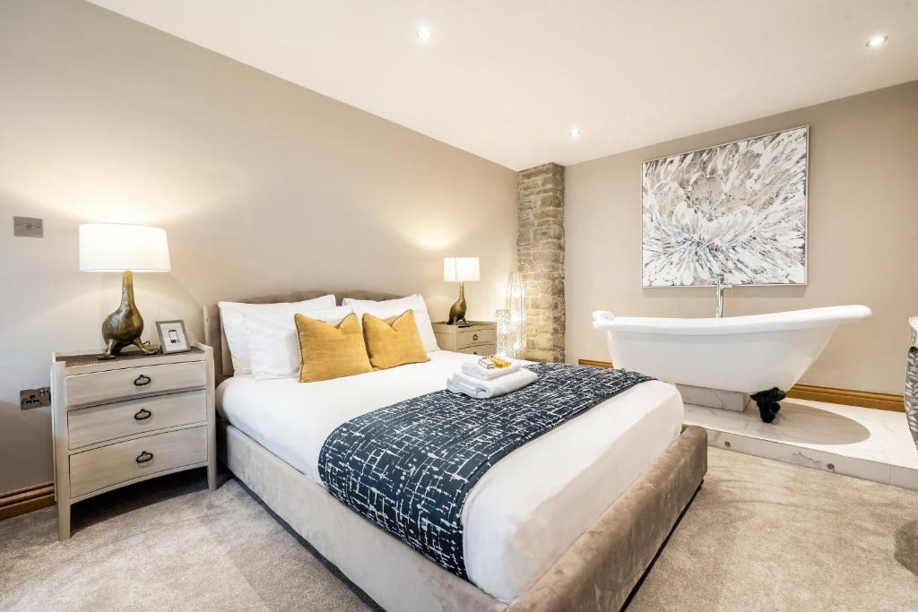 Lanelay Hall Hotel & Spa - 