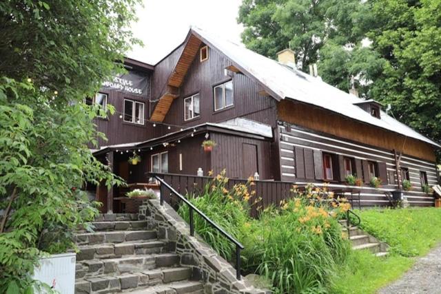 Fotografie z fotogalerie ubytování Chata u Kostela v destinaci Dolni Misecky