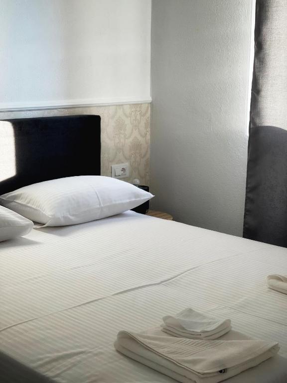 Almond Apartments - 10