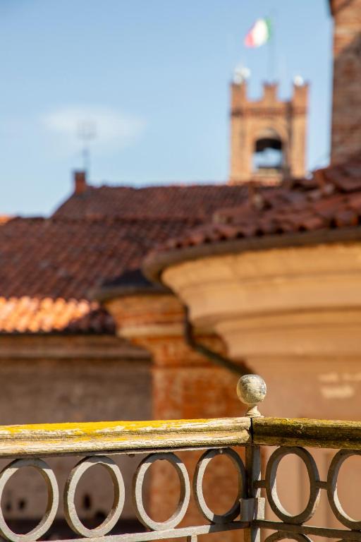 Fotografia z galérie ubytovania Albergo dell'Academia v destinácii Mondovì