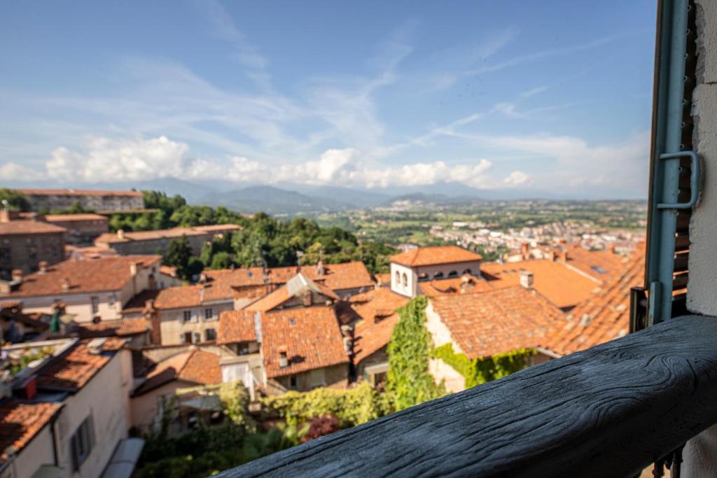Fotografia z galérie ubytovania Albergo dell'Academia v destinácii Mondovì