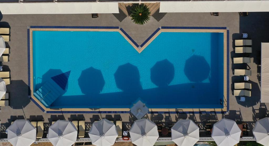 Bazén v ubytování King Minos Hotel nebo v jeho okolí
