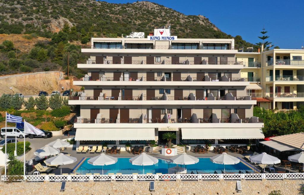 Nespecifikovaný výhled na hory nebo výhled na hory při pohledu z hotelu