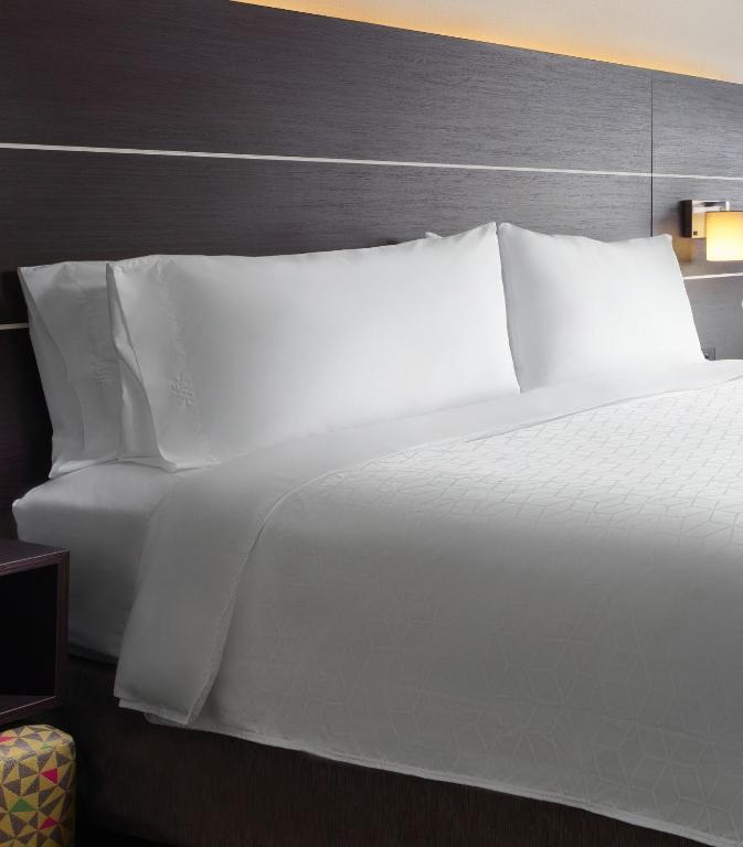 Holiday Inn Express Hotel & Suites Belmont, an IHG Hotel - Habitación Estándar