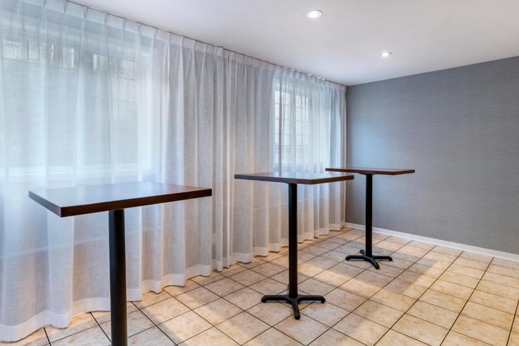 Econo Lodge - Resim 24