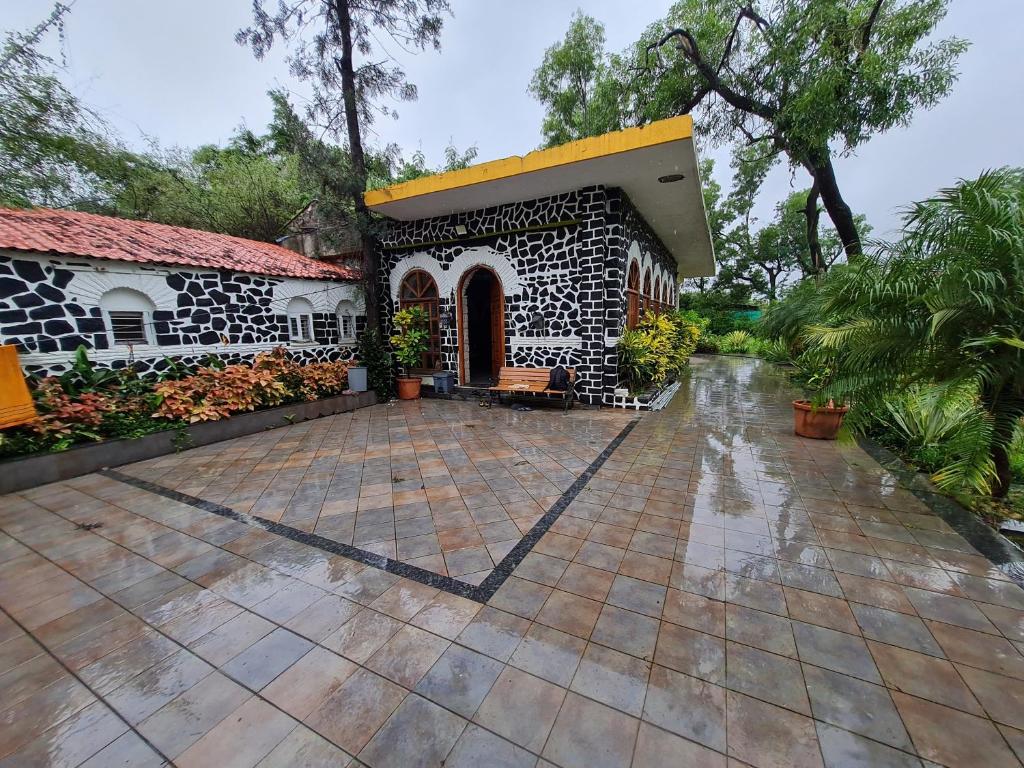 Luxurious Vintage Villa - отзывы и видео