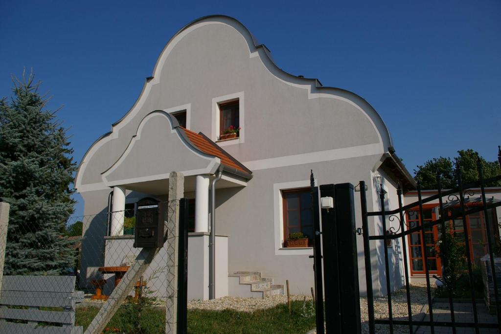 Sárkányházi Apartman Barnag 8291 Barnag, Járdovány utca 2. kép - 1
