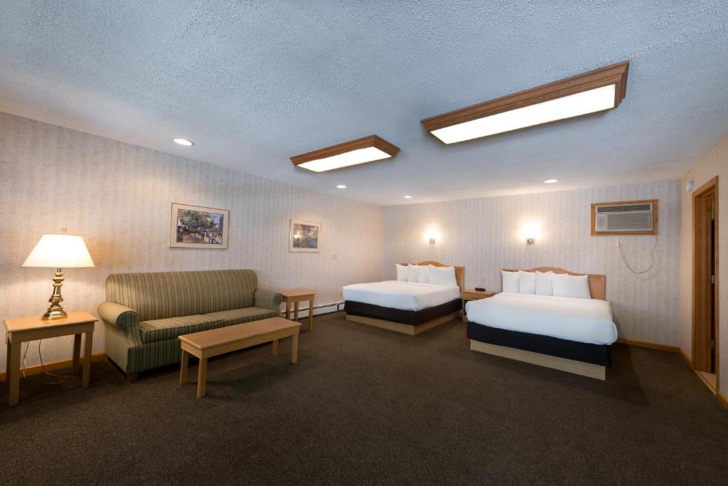 Adirondack Retreat Inn & Suites - Quarto Queen Deluxe Com 2 Camas Queen-size