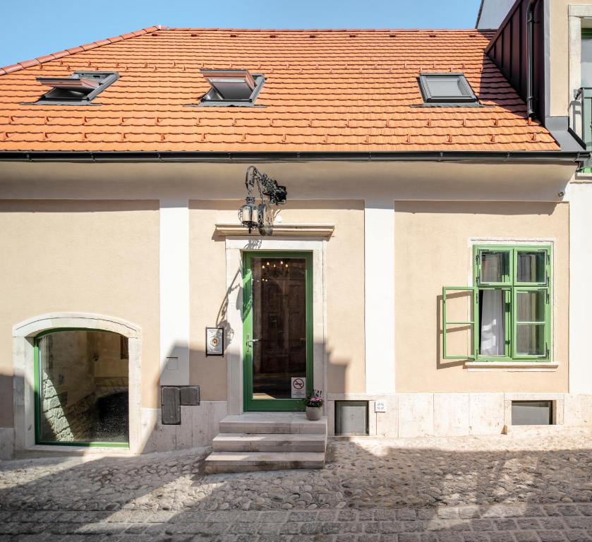 Budova, v ktorej sa ubytovanie bed & breakfast nachádza