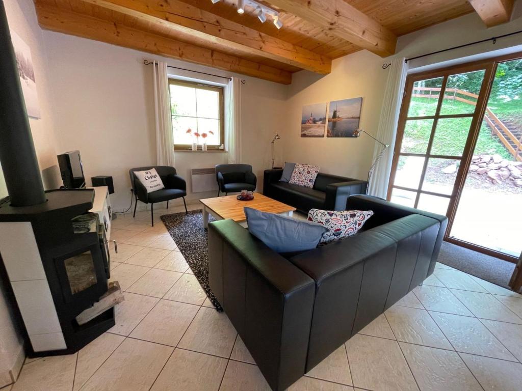 Cozy chalet near Ski Area in Javorník - Three-Bedroom Holiday Home