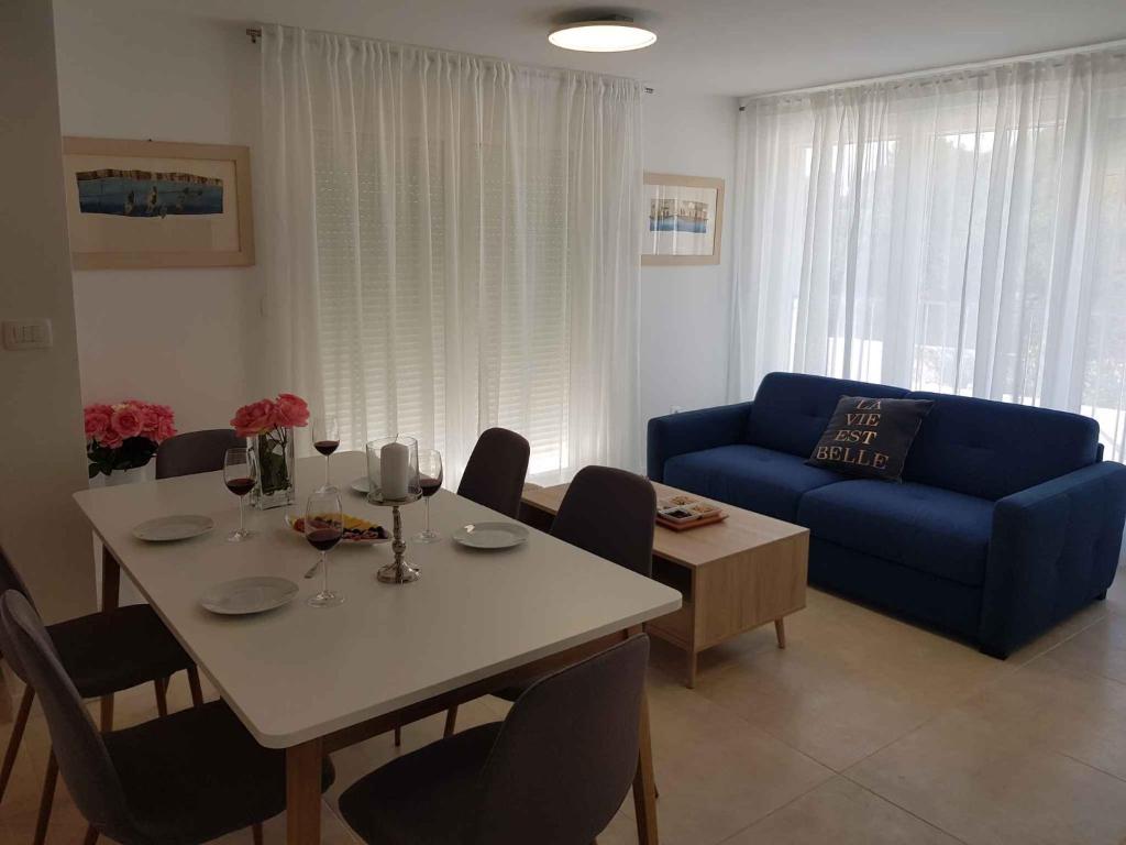 Posedenie v ubytovaní Holiday home in Rogoznica 39566