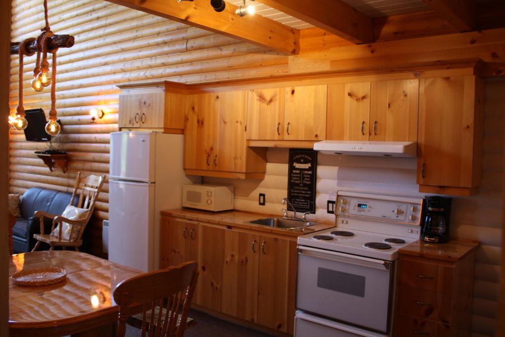 Chalets et Spa Lac Saint-Jean - Loft De Luxe Avec Mezzanine