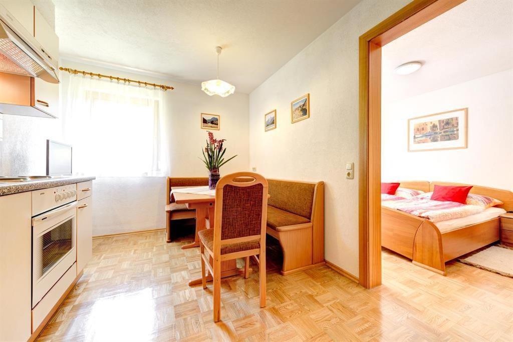 Kuchyň nebo kuchyňský kout v ubytování Apartment Fritz