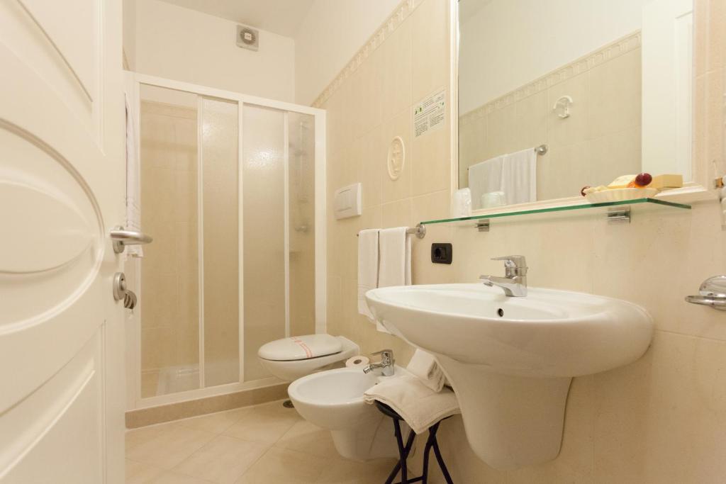 Koupelna v ubytování Hotel GARDENIA & Villa CHARME Adults Friendly 4Star service