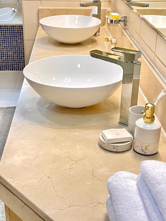 Koupelna v ubytování Luxury - Beachfront - Spacious Shoreline residences - 5 star private beach resort