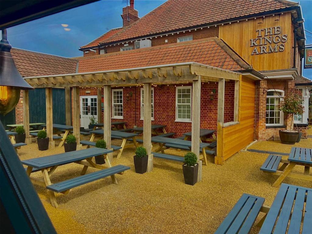 The Kings Arms - Fleggburgh - Deluxe Double Room With Shower