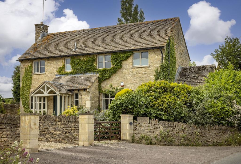 Orchard Manor - Housity
