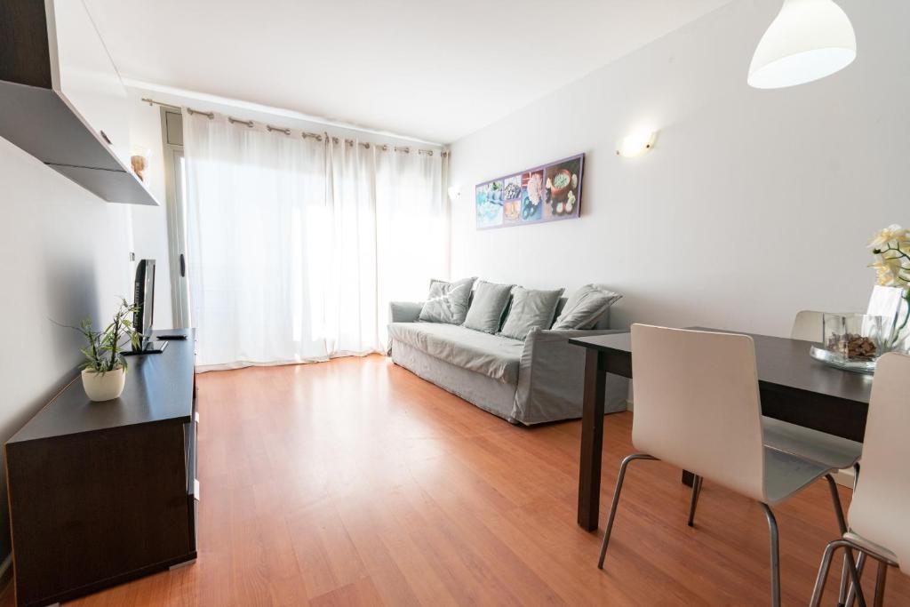 Booking.com: InterSalou Monaco Family Apartments , Salou ...