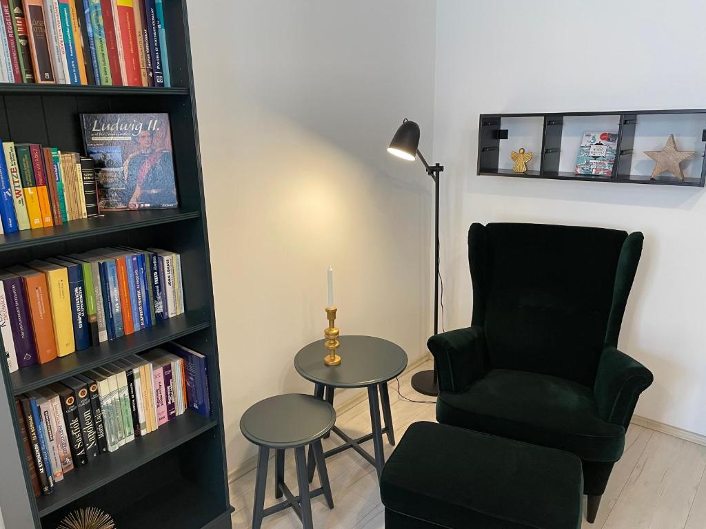 Knihovna v apartmánu