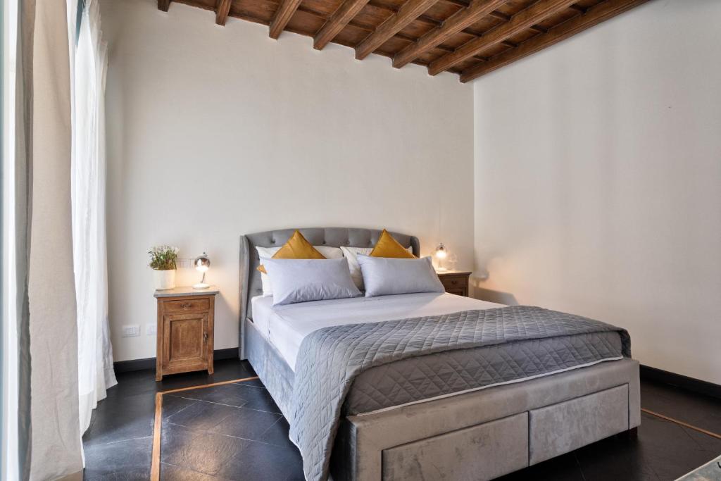 ACADAMIS - GARIBALDI 9 BIS - Piazza Castello - One-Bedroom Apartment
