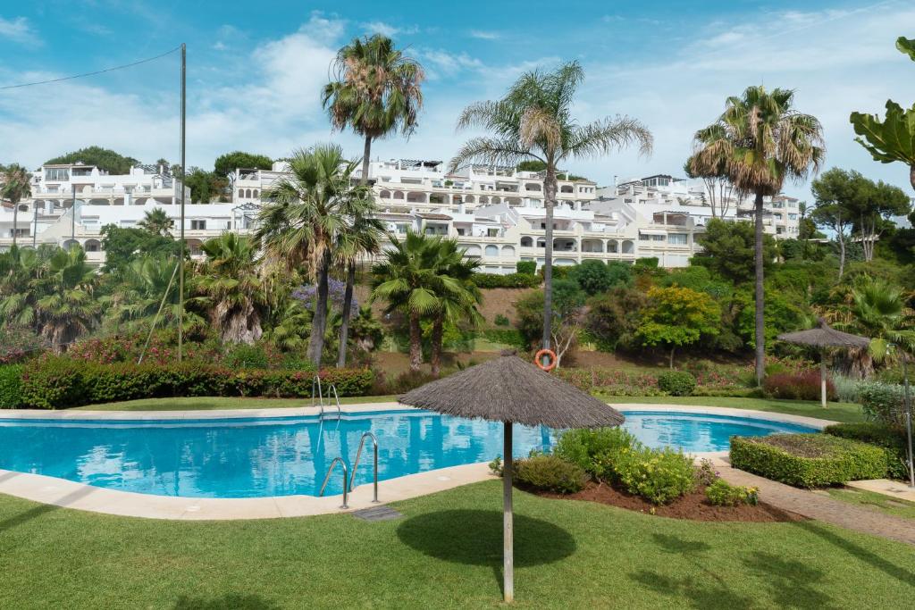 La Quinta 3 BR Apartment with pool and parking, Benahavís ...