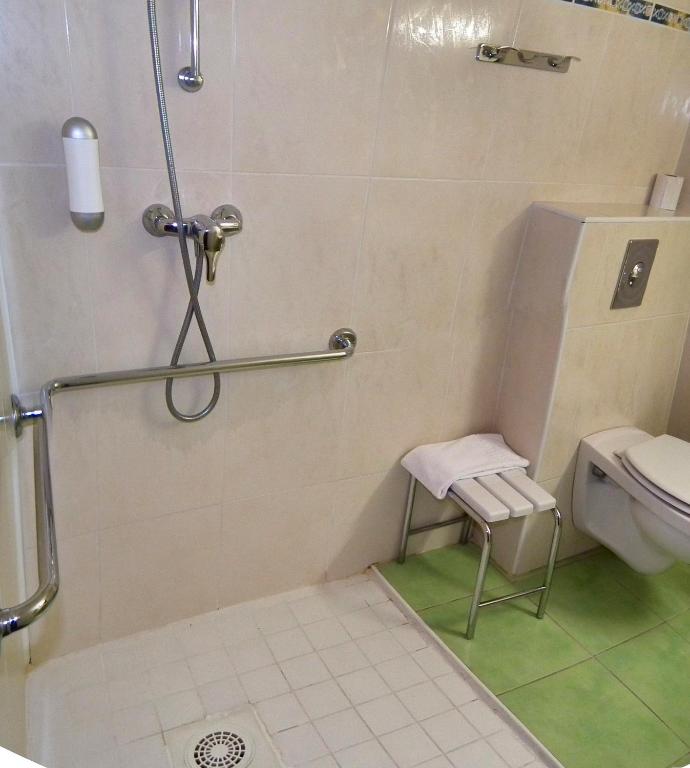 Koupelna v ubytování Hôtel des Pays Bas