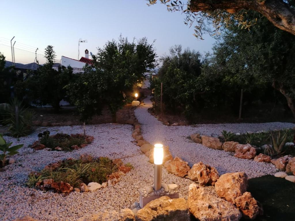Vonkajšia záhrada v ubytovaní VILLA LOS ARCOS