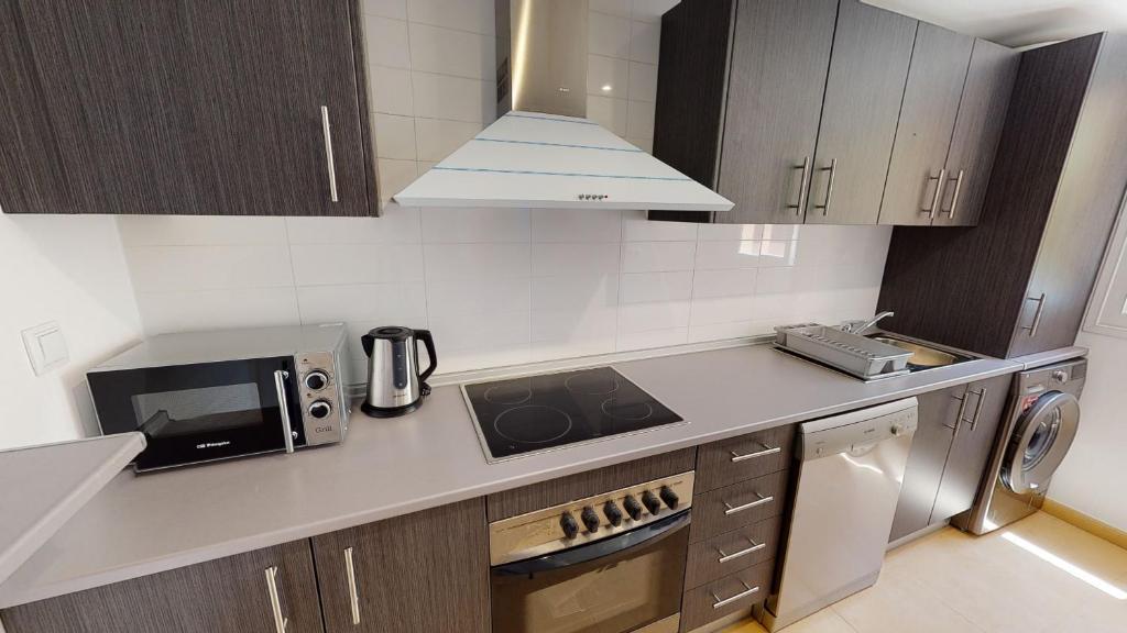 Kuchyň nebo kuchyňský kout v ubytování Casa PedroRoca-A Murcia Holiday Rentals Property