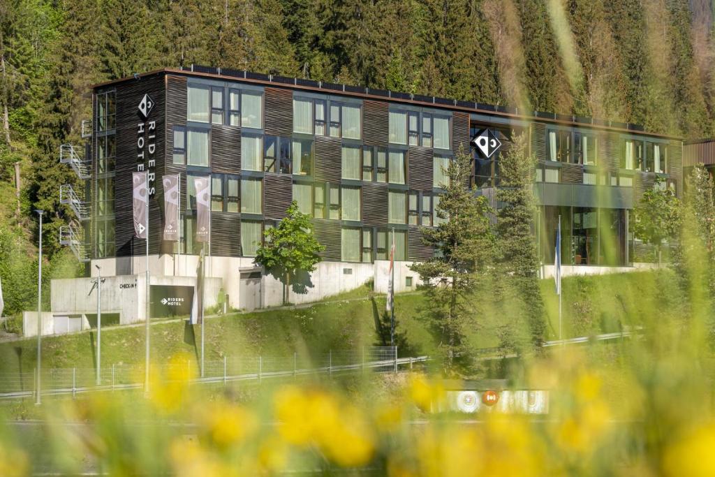 Budova, kde se hotel nachází
