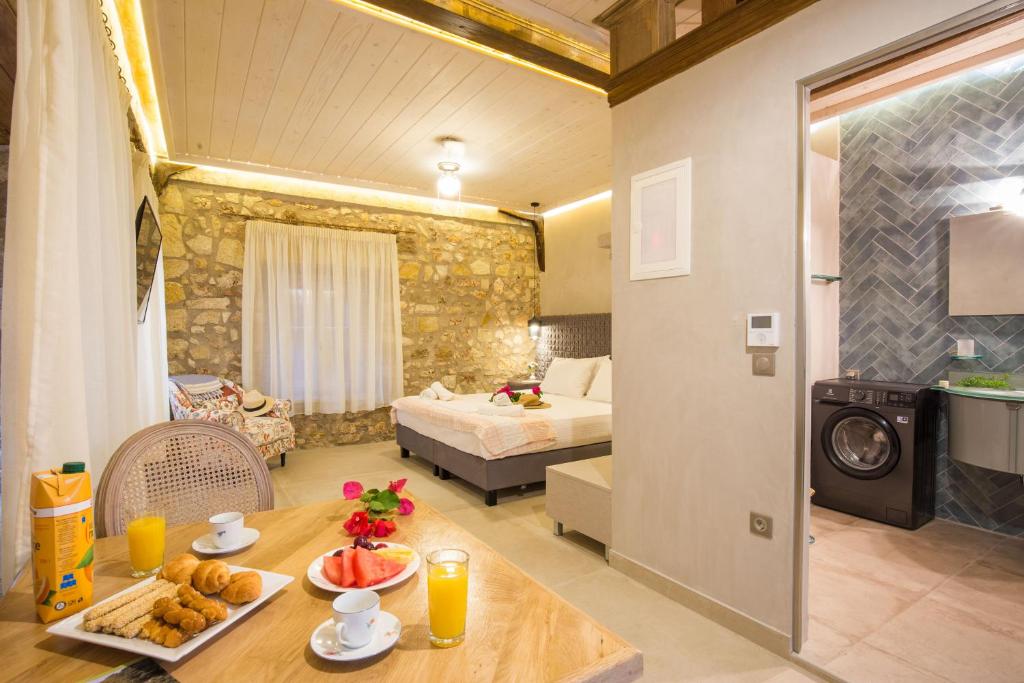 Stone Suites at Lefkada's Old Port - Deluxe King Suite