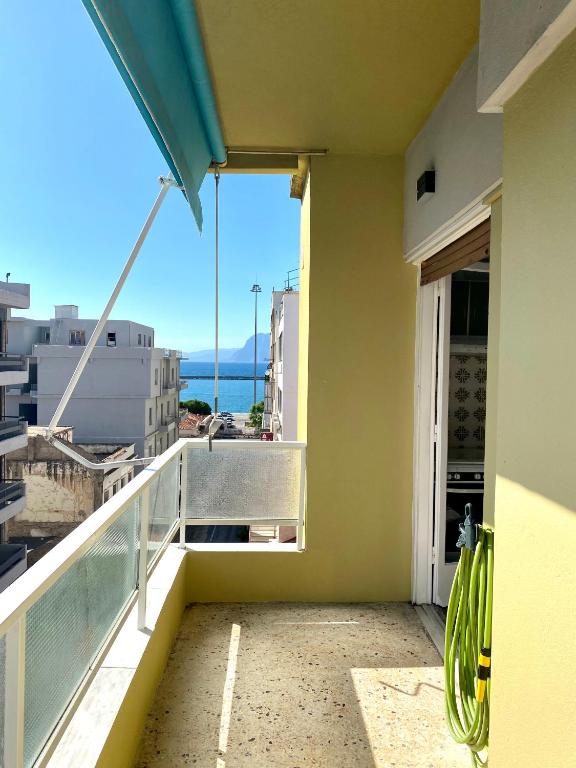 Balkón alebo terasa v ubytovaní Happy Place! Big, Bright & Central - Ideal for families and groups of friends