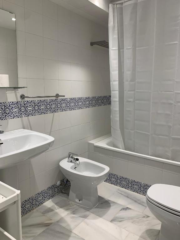 A bathroom at Fuentes de Nerja