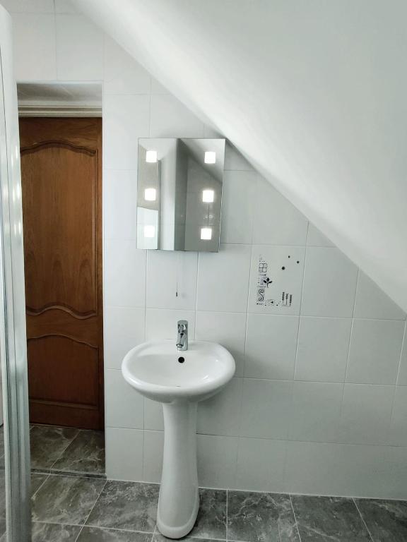 Koupelna v ubytování 'Clíona' Deluxe Double Room