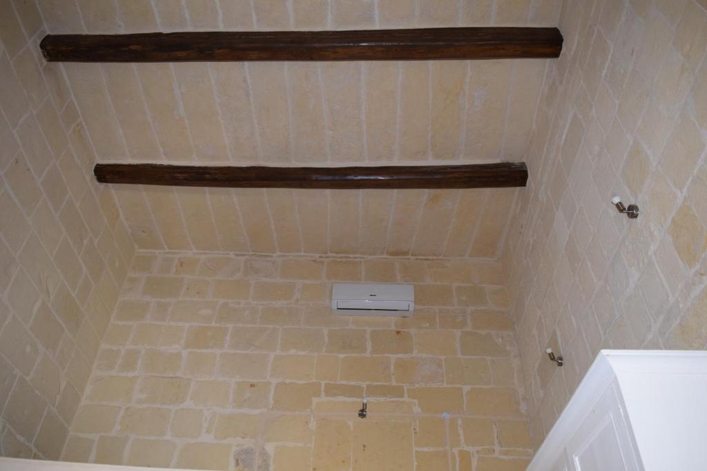 Maria Townhouse Heart of Victoria B&B - 16