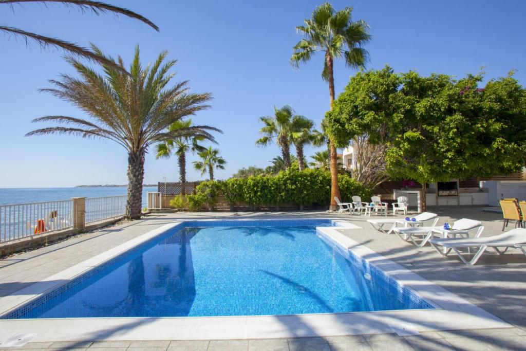 Imagine Your Family Renting This Luxury Beachfront Villa, Larnaca Villa 1399