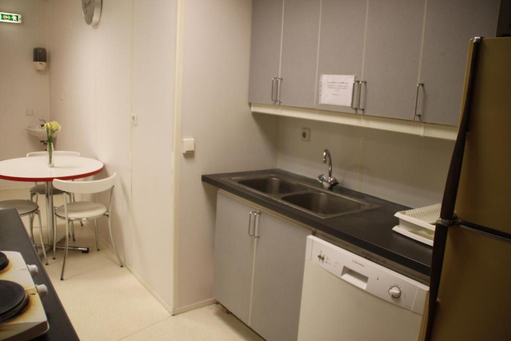 101 Guesthouse Hotel