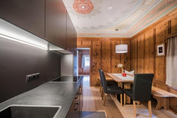 Kuchyň nebo kuchyňský kout v ubytování Ausserwegerhof