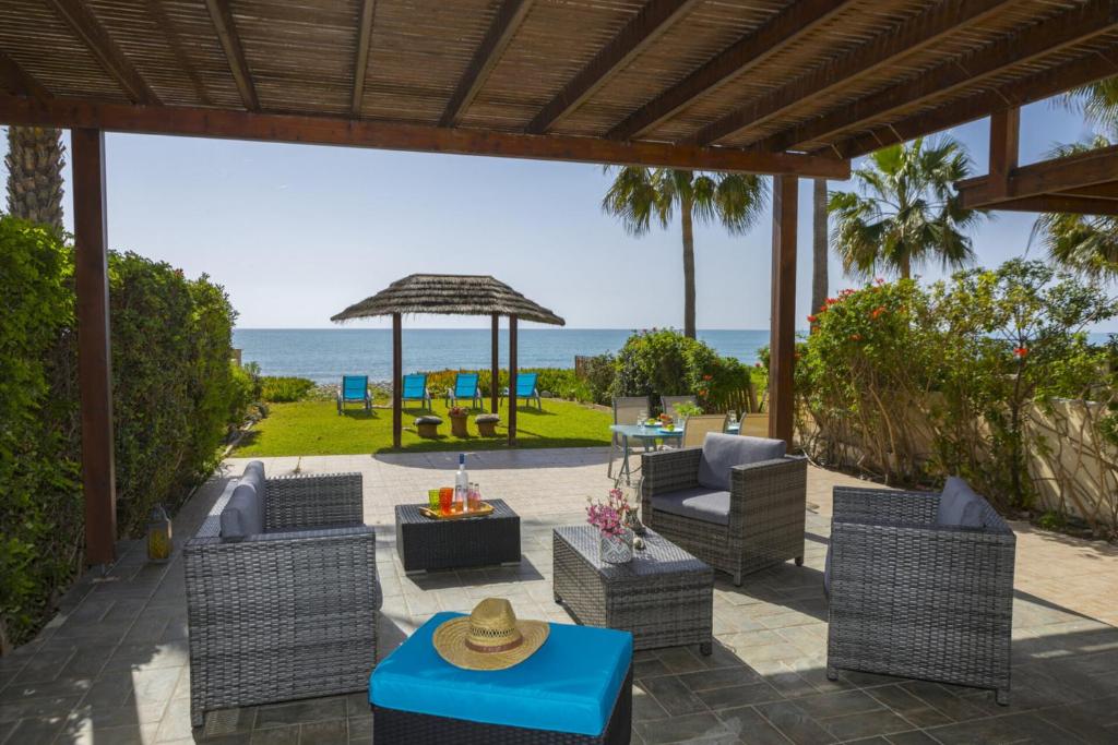 The Ultimate Guide to Renting Your Luxury 3 Bedroom Villa on the Beach, Larnaca Villa 1394